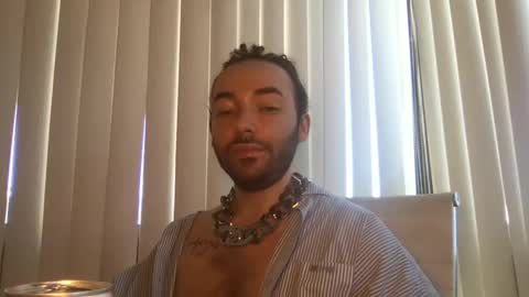 Snapshot of stevey_94 chatting on 09-14-25, 02:38 gay tease online show from 09-14-25, 02:38