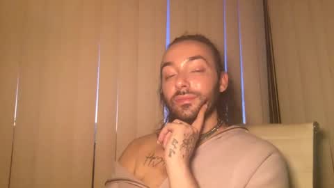 Snapshot of stevey_94 chatting on 09-18-25, 11:18 gay tease online show from 09-18-25, 11:18