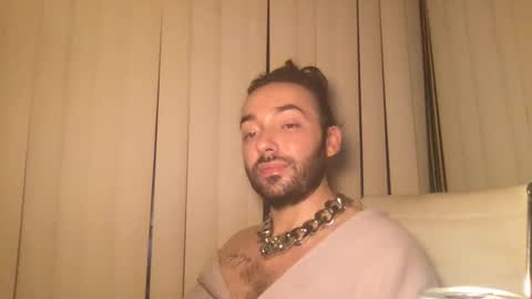 Snapshot of stevey_94 chatting on 09-20-25, 11:39 gay tease online show from 09-20-25, 11:39