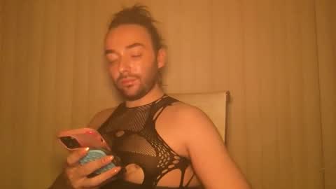 Snapshot of stevey_94 chatting on 11-05-25, 05:40 gay tease online show from 11-05-25, 05:40