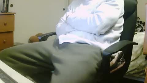 Snapshot of stevo69697 chatting on 12-04-24, 05:16 Chillguy online show from 12-04-24, 05:16