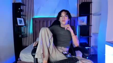 Snapshot of sthepanodimonaco chatting on 06-12-26, 03:38 Sthepano online show from 06-12-26, 03:38