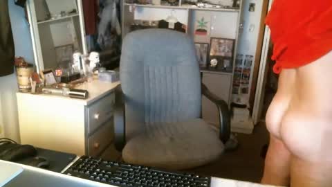 Snapshot of stickey4areason chatting on 01-01-25, 08:24 stickey online show from 01-01-25, 08:24