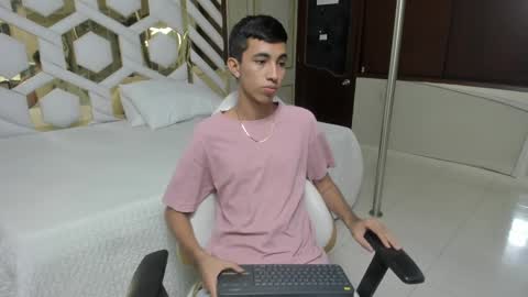 Snapshot of stiilman_hots chatting on 02-19-25, 12:25 stiilman_hots online show from 02-19-25, 12:25