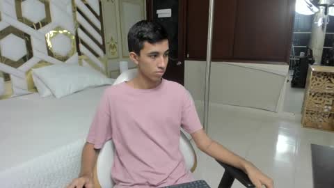 Snapshot of stiilman_hots chatting on 02-19-25, 06:33 stiilman_hots online show from 02-19-25, 06:33