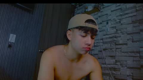 Snapshot of stiv__lea chatting on 01-10-26, 06:53 stiven leal online show from 01-10-26, 06:53