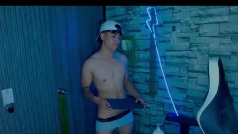 Snapshot of stiv__lea chatting on 01-15-26, 09:07 stiven leal online show from 01-15-26, 09:07