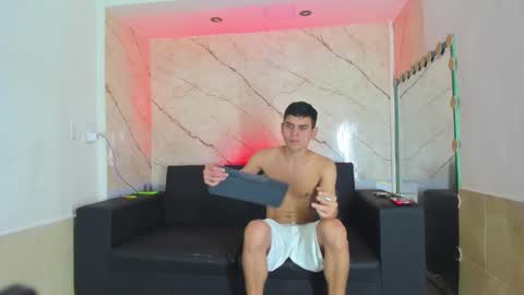 friends online show from 11-11-25, 04:12