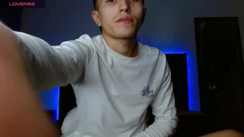 stiven tellez  online show from 03-12-25, 02:41