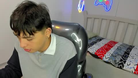 Stiwen online show from 11-13-25, 01:32