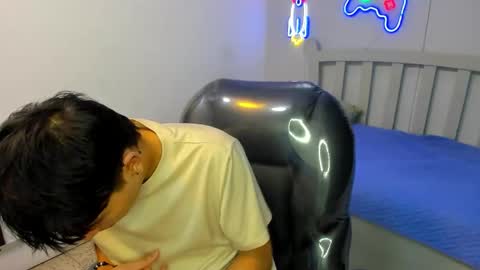 Stiwen online show from 11-19-25, 05:24