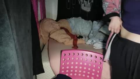 Snapshot of stoned2dabones666 chatting on 12-21-25, 10:11 Haily online show from 12-21-25, 10:11