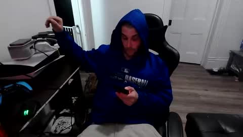 stonedpanda77 online show from 05-11-26, 12:38