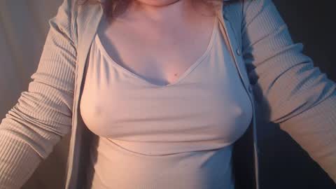 Snapshot of stonenipple chatting on 05-08-26, 05:35 stonenipple online show from 05-08-26, 05:35