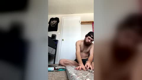 Snapshot of stoner228087 chatting on 12-14-25, 04:01 stoner228087 online show from 12-14-25, 04:01