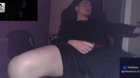 Snapshot of stoner394 chatting on 01-10-26, 12:23 stoner394 online show from 01-10-26, 12:23