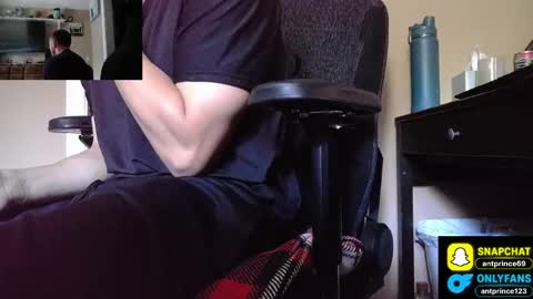 Snapshot of stoner394 chatting on 05-12-26, 08:17 stoner394 online show from 05-12-26, 08:17