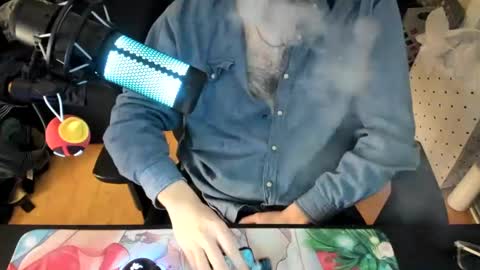 Snapshot of stoner_sad_boi chatting on 01-03-25, 07:06 Oliver online show from 01-03-25, 07:06