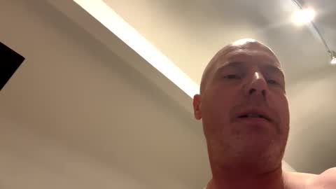 Stoodley22 online show from 04-20-26, 04:32