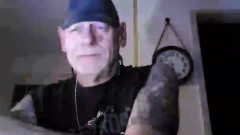 Snapshot of stormynorm14 chatting on 10-18-25, 02:25 stormynorm14 online show from 10-18-25, 02:25