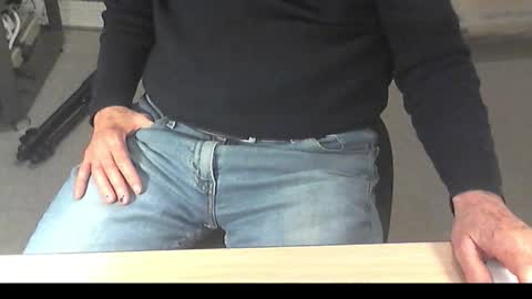 Snapshot of str8_dave chatting on 11-23-25, 11:15 Dave online show from 11-23-25, 11:15