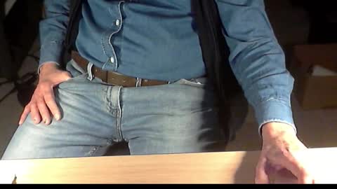 Snapshot of str8_dave chatting on 11-27-25, 01:46 Dave online show from 11-27-25, 01:46