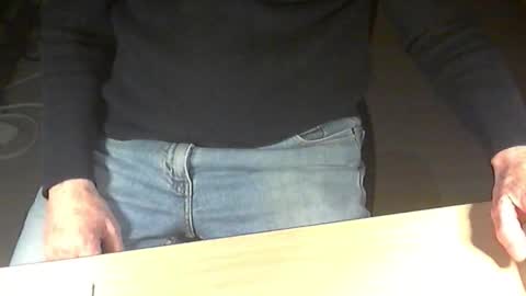 Snapshot of str8_dave chatting on 12-18-25, 11:22 Dave online show from 12-18-25, 11:22