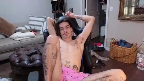 Snapshot of str8whiteboy21 chatting on 09-13-25, 01:33 str8whiteboy21 online show from 09-13-25, 01:33