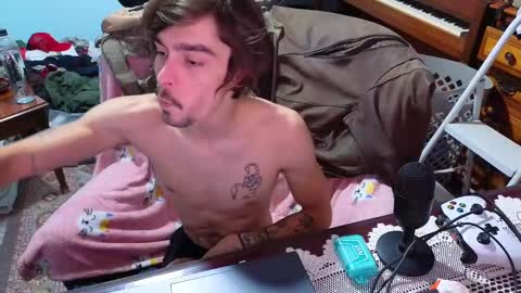 Snapshot of str8whiteboy21 chatting on 10-12-25, 06:07 str8whiteboy21 online show from 10-12-25, 06:07