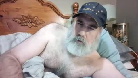 Snapshot of straightbear4you chatting on 10-28-25, 10:52 Straightbear4you online show from 10-28-25, 10:52