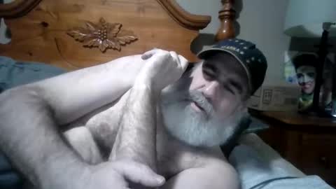 Snapshot of straightbear4you chatting on 10-30-25, 12:28 Straightbear4you online show from 10-30-25, 12:28