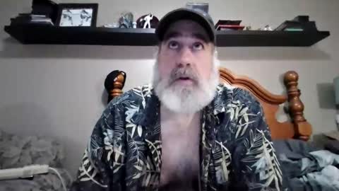 Snapshot of straightbear4you chatting on 11-07-25, 02:22 Straightbear4you online show from 11-07-25, 02:22