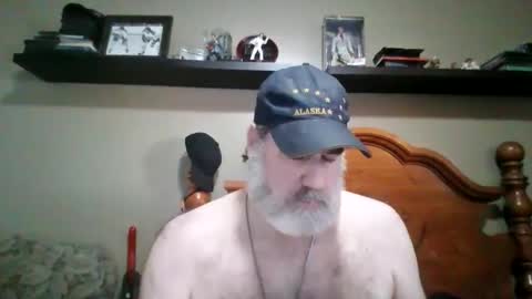 Snapshot of straightbear4you chatting on 04-20-26, 12:13 Straightbear4you online show from 04-20-26, 12:13