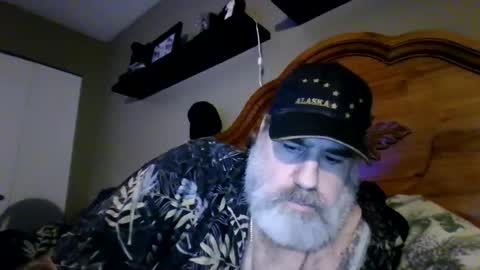 Snapshot of straightbear4you chatting on 06-10-26, 09:41 Straightbear4you online show from 06-10-26, 09:41