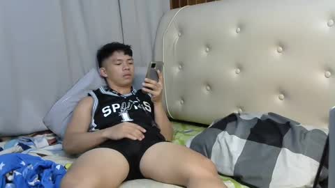 Snapshot of straightguy_asian chatting on 02-20-25, 03:23 DODONG online show from 02-20-25, 03:23