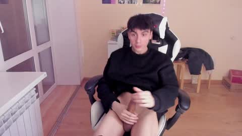 Ray online show from 02-04-25, 03:36