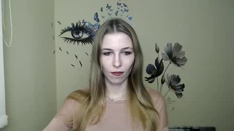 Snapshot of stranger_giirl chatting on 12-11-24, 01:28 Amalia online show from 12-11-24, 01:28