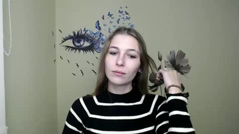 Snapshot of stranger_giirl chatting on 12-12-24, 11:07 Amalia online show from 12-12-24, 11:07