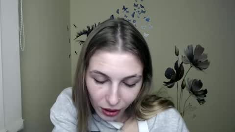 Snapshot of stranger_giirl chatting on 12-14-24, 06:24 Amalia online show from 12-14-24, 06:24