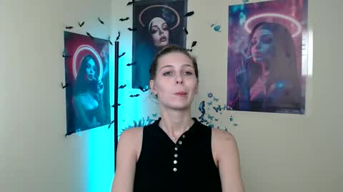 Snapshot of stranger_giirl chatting on 09-20-25, 12:17 Amalia online show from 09-20-25, 12:17