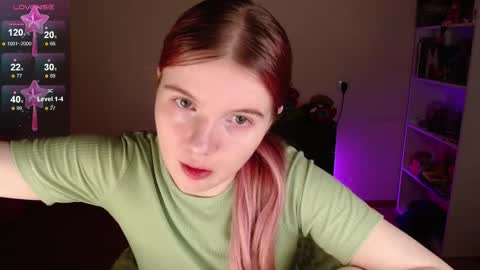 Snapshot of strawberry_juli chatting on 12-21-25, 12:01 Juli online show from 12-21-25, 12:01