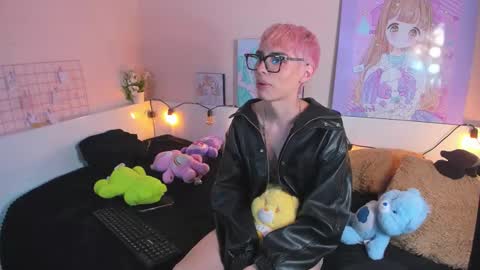 Snapshot of strawberry_kitty_ chatting on 10-31-25, 04:57 strawberry_kitty_ online show from 10-31-25, 04:57