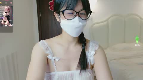 strawberry_loveee online show from 07-28-26, 03:21