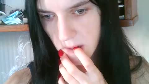 Snapshot of strawberry_storm chatting on 07-19-26, 01:37 Strawberry Storm online show from 07-19-26, 01:37