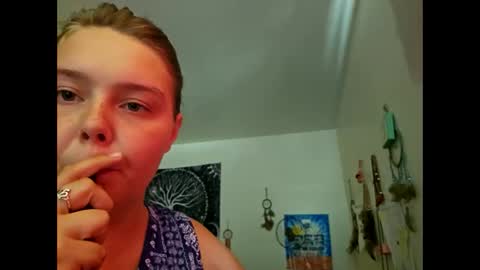 Snapshot of strawberryluv420 chatting on 10-23-25, 04:17 Strawberry online show from 10-23-25, 04:17