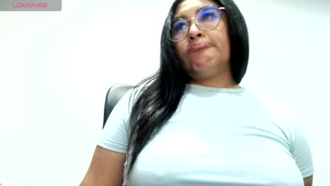 strawlux online show from 04-14-26, 06:19