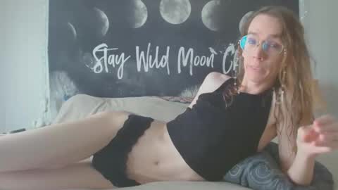 Snapshot of stray_dandelion chatting on 11-17-25, 08:25 stray_dandelion online show from 11-17-25, 08:25