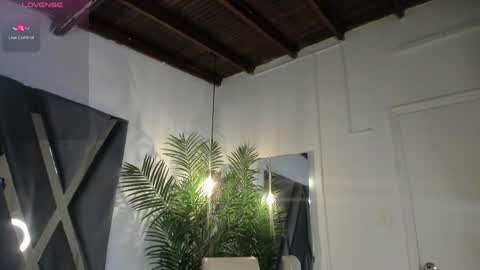 Snapshot of strong_girl_ chatting on 05-22-26, 11:05 Alexa online show from 05-22-26, 11:05