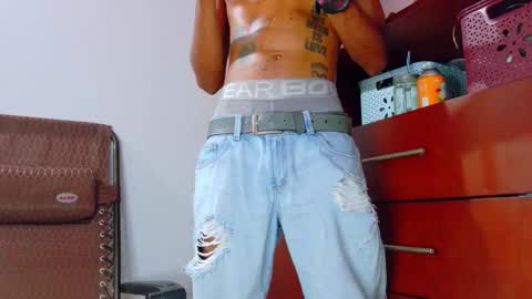 stronganddelicious online show from 10-06-25, 10:40