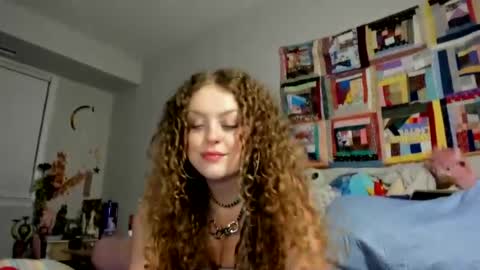 Snapshot of strwbby chatting on 07-21-26, 05:10 Strwbby online show from 07-21-26, 05:10